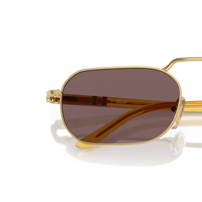 Persol PO1020S con Montatura Oro e Lenti Viola – Immagine variante