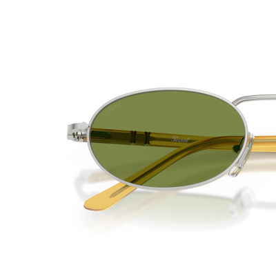 Persol PO1023S con Montatura Argento e Lenti Verde – Immagine variante
