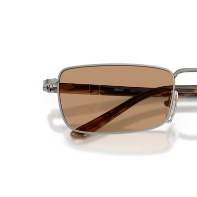 Persol PO1025S mit Gunmetal Gestell und Braun Gläsern – Variantenbild
