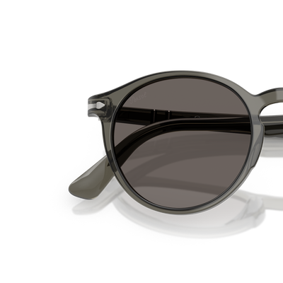 Persol PO3171S con Montatura Grigio talpa trasparente e Lenti Grigio – Immagine variante