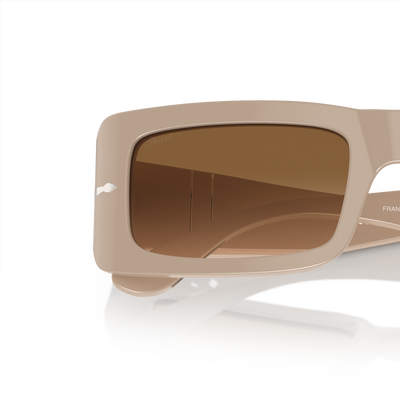 Persol Francis con Montatura Beige tinta unita e Lenti Marrone – Immagine variante