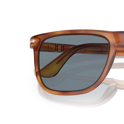 Persol PO3336S mit Terra Di Siena Gestell und Blau Gläsern – Variantenbild