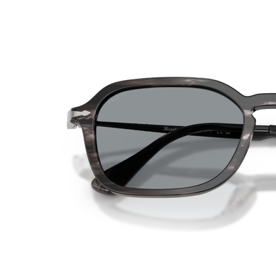 Persol PO3381S con Montatura Striped Black &amp; Grey e Lenti Blu – Immagine variante