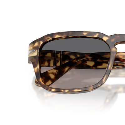 Persol PO3386S con Montura Carey Beis Marrón y Lentes Gris – Imagen de variante
