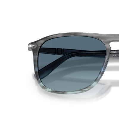 Persol PO3392S avec Monture Gris rayé bleu dégradé et Verres Bleu – Image variante