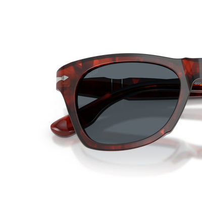 Persol PO8001S avec Monture Havana Rouge et Verres Bleu – Image variante